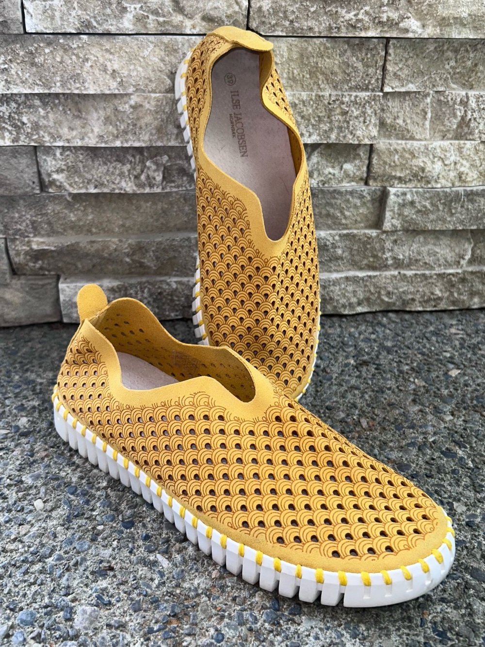 Ilse Jacobsen Yellow Suede Slip-On Sneakers 39 (9) - Picture 4 of 6
